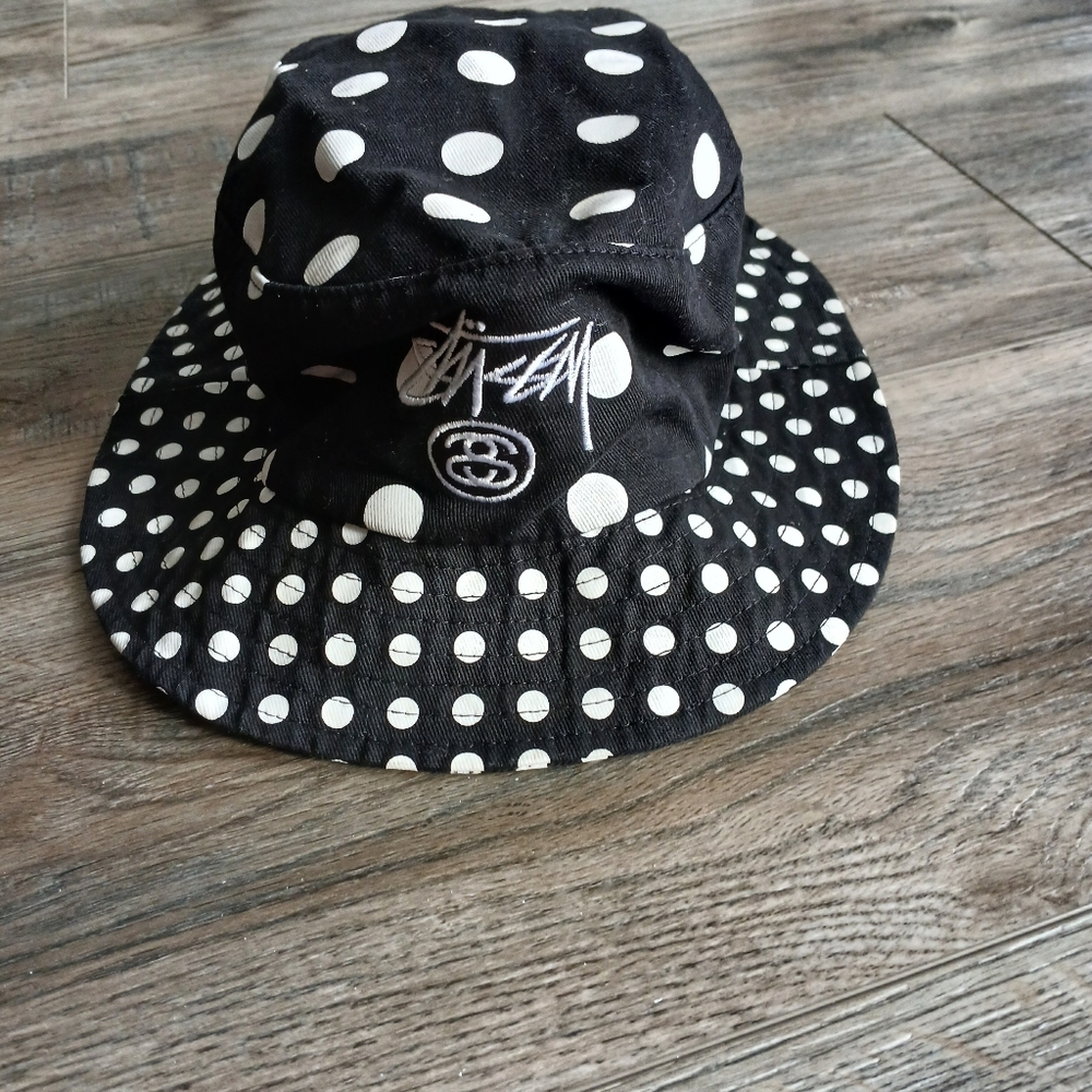 Stussy bucket hat polka dot size L/XL